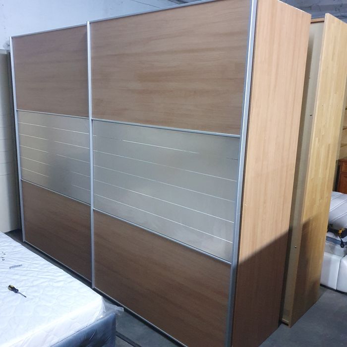 Dressing cu uși glisante