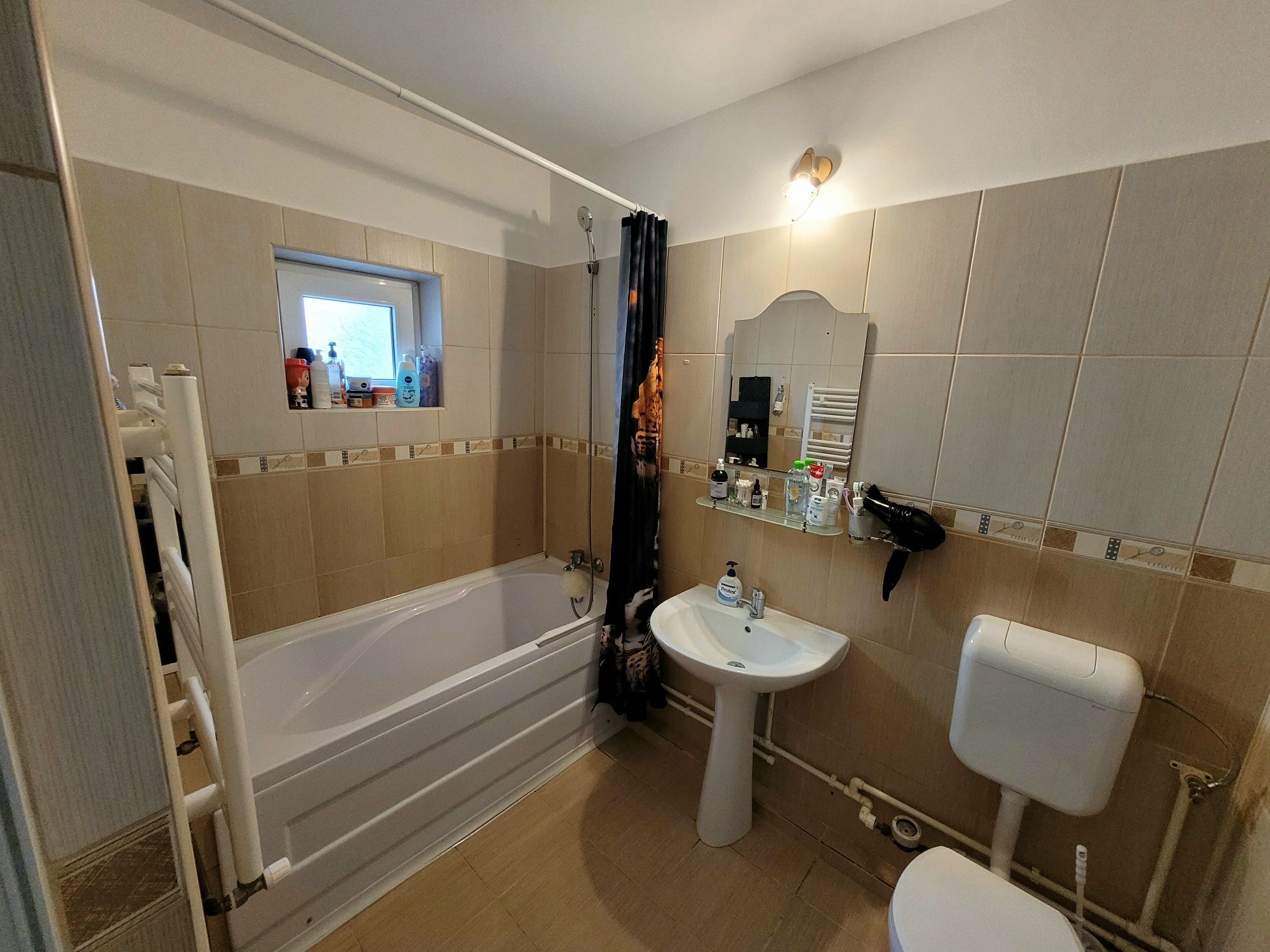 Vând Apartament 3camere, Str.Rozelor Mangalia Jud.Constanța