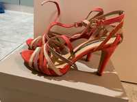 Дамски летни обувки на ток цвят Корал
