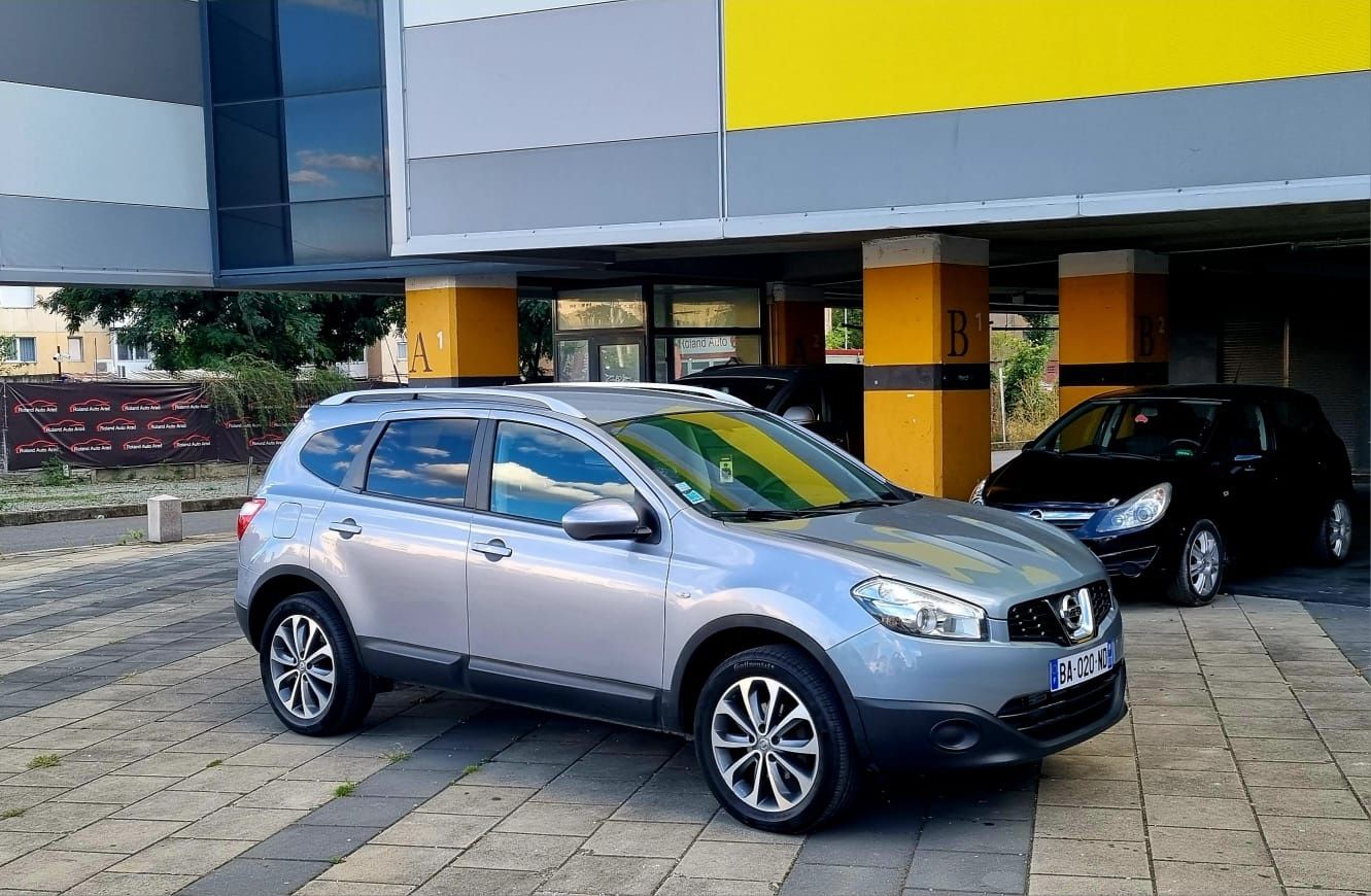 Nissan Qashqai  - 1 .5 dci - 7 locuri   !!!