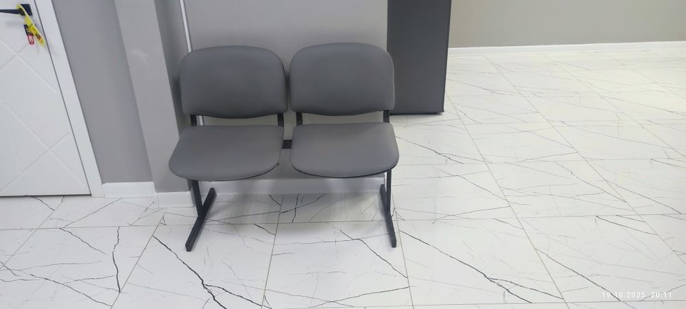 Продам банкетки 3 штуки общий