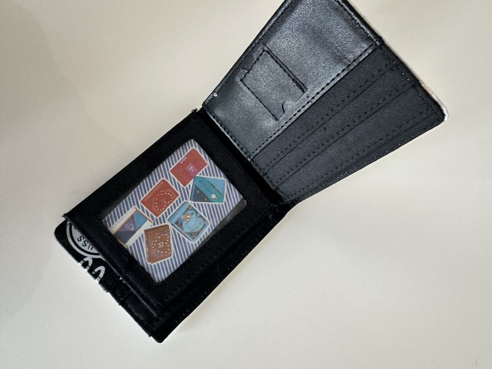 Чисто нов портфейл Levis
