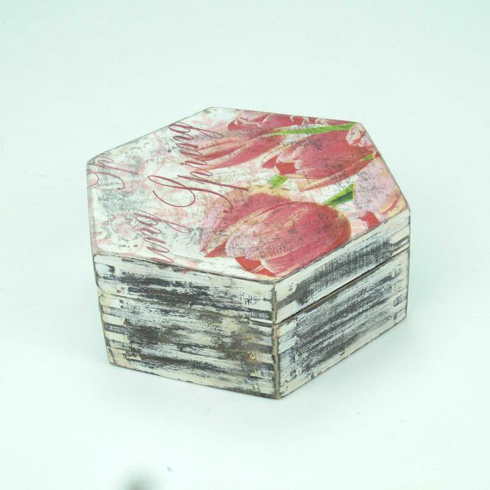 Кутия за бижута с лалета