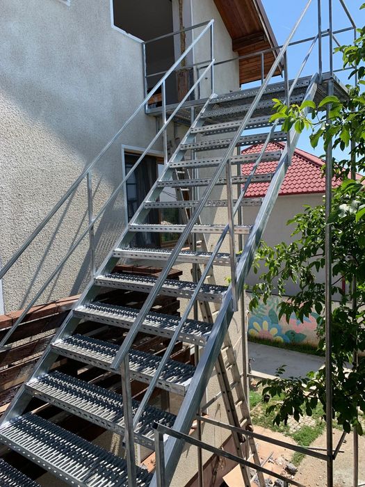 Scara metalica zincata  exterioara pentru ,case, beciuri și incendii