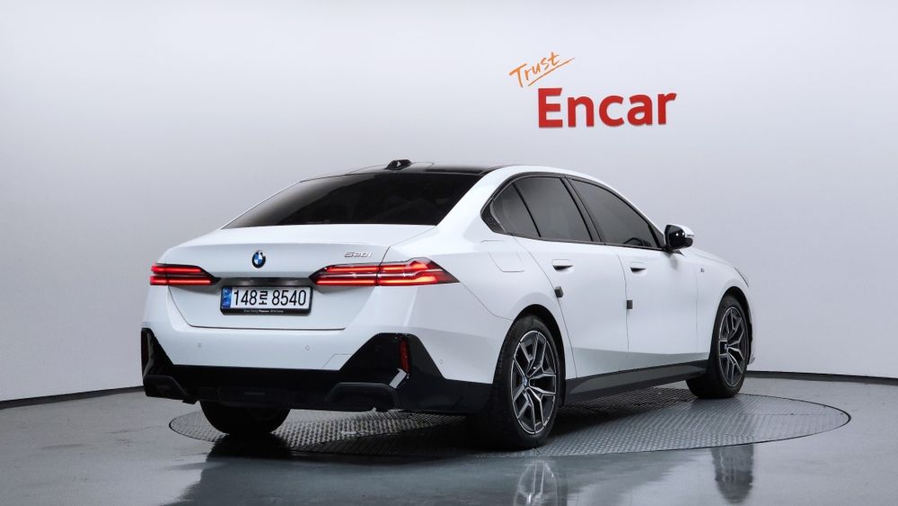 BMW 5-Series 520i M Sport (под ключ)