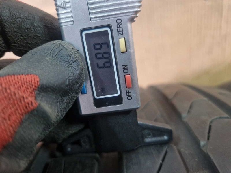 2 Pirelli R18 235/60
летни гуми 
DOT1721