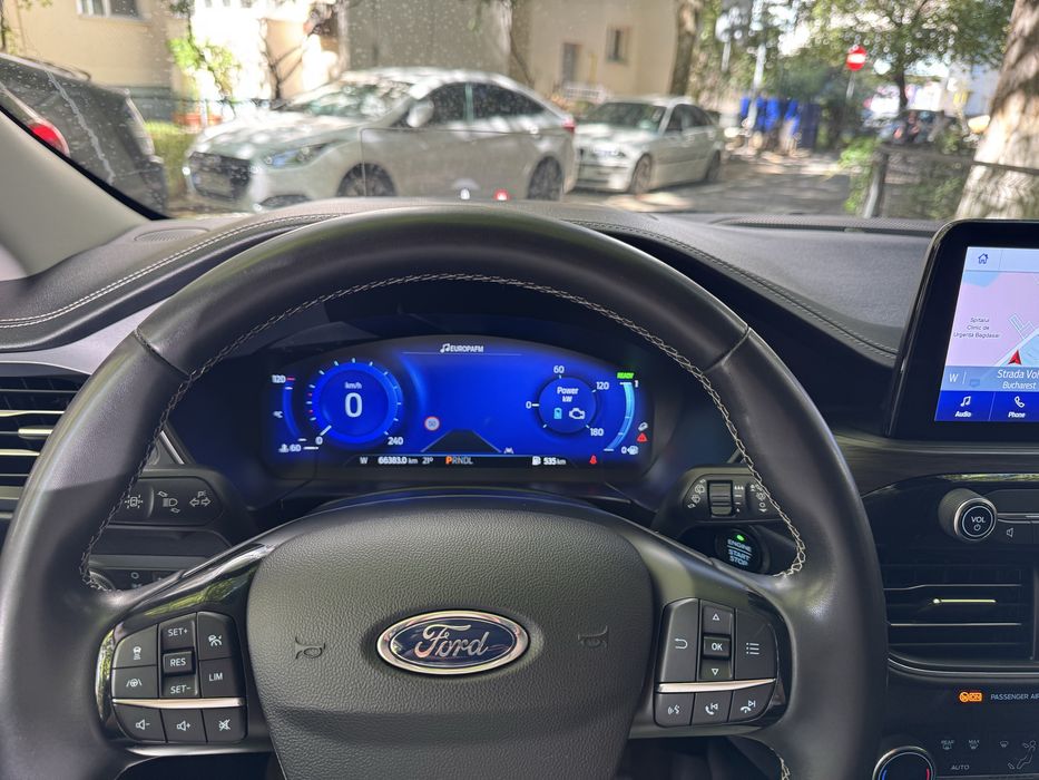 Vand Ford Kuga hibrid  an 2022