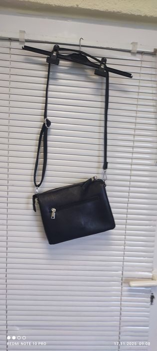Дамска чанта през рамо – Черна, елегантна, с много отделения