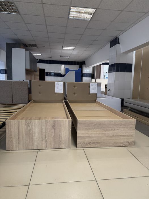 Кровать с матрасом, новая , мягкая, односпальная