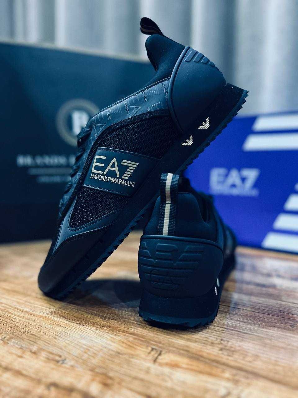 EA7 Armani мужские кроссовки в спортивном стиле
