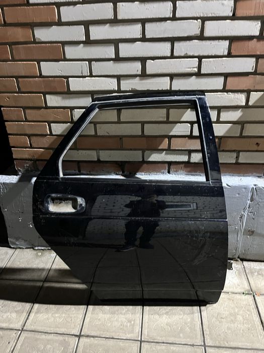 Приора есік сатылады қара түсті