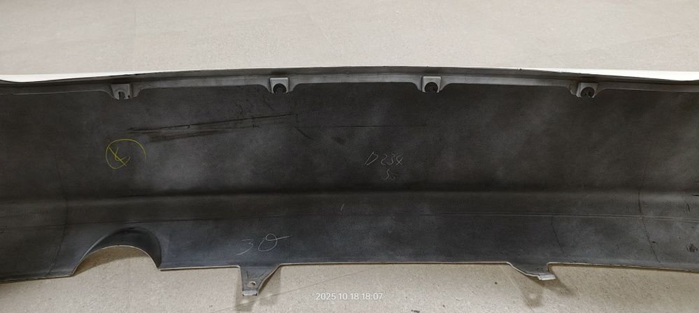 Бампер на Лексус задний