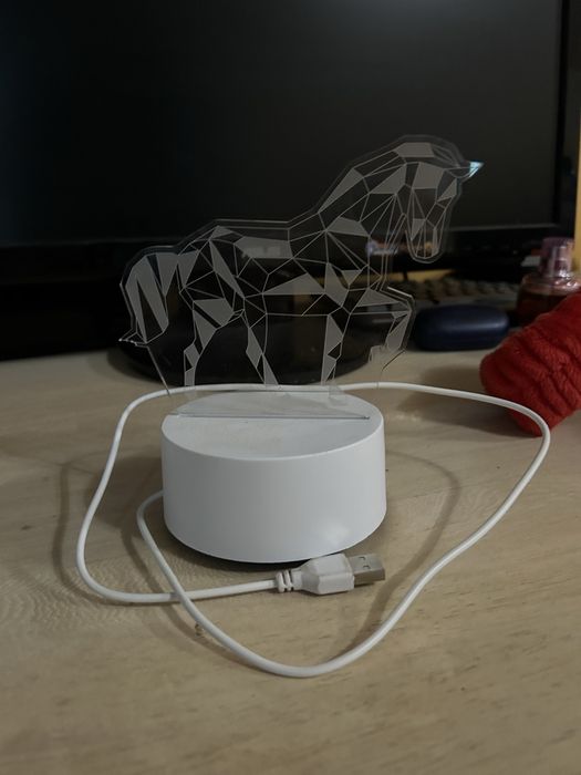 Нощна лампа с формата на кон