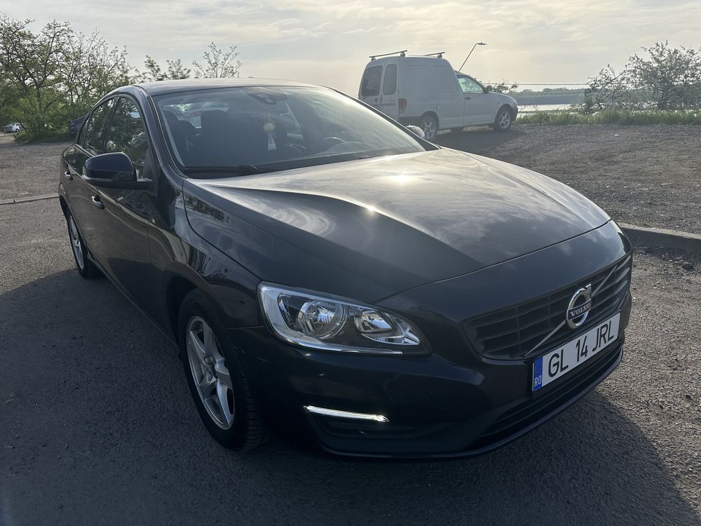 Volvo S60 an 2017 2.0 diesel 120cp navigatie / dublu climatronic