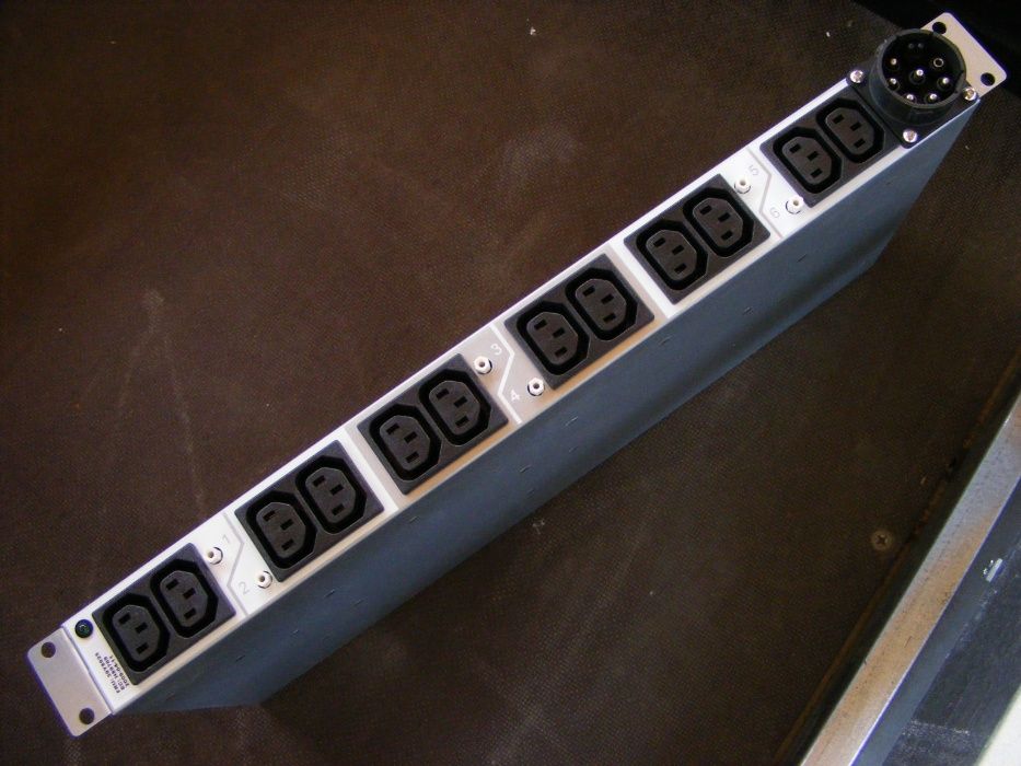 12 Socket Power Distribution Unit - Rack PDU - IBM 39J1183