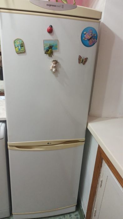 Продам холодильник