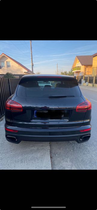 Vând Porsche Cayenne
