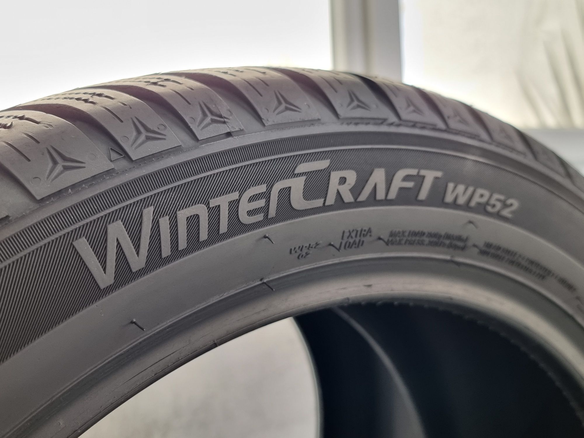 "Dot 22" 235/45/18 Kumho 2Броя: 250лв 7.5мм