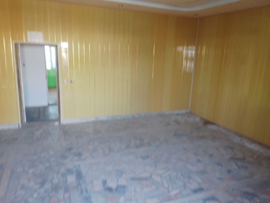 Urganch shaharida 120 kv sotiladi