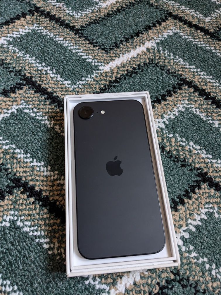iphone 16e 128 qora rangda