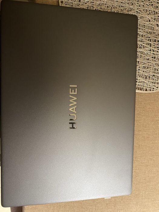 Продам Huawei MateBook D16