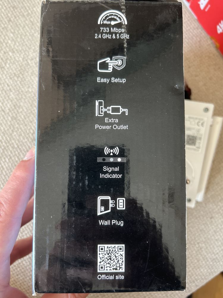 Продавам Wi-Fi екстендер Asus АС750 (АC53 усилвател на сигнала)