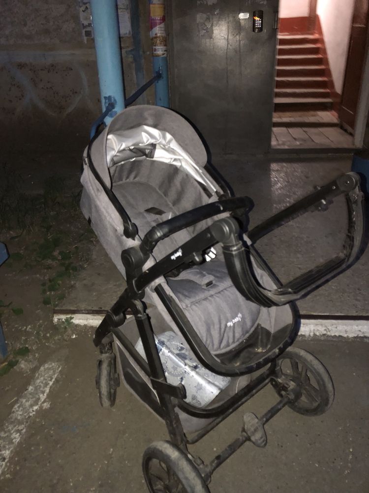 продам коляску использовалась одно лето