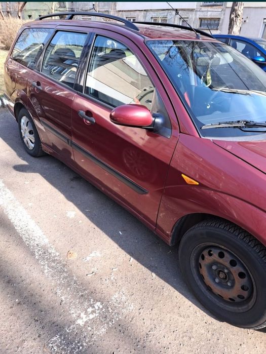 Vând  Ford Focus 1.6 benzină