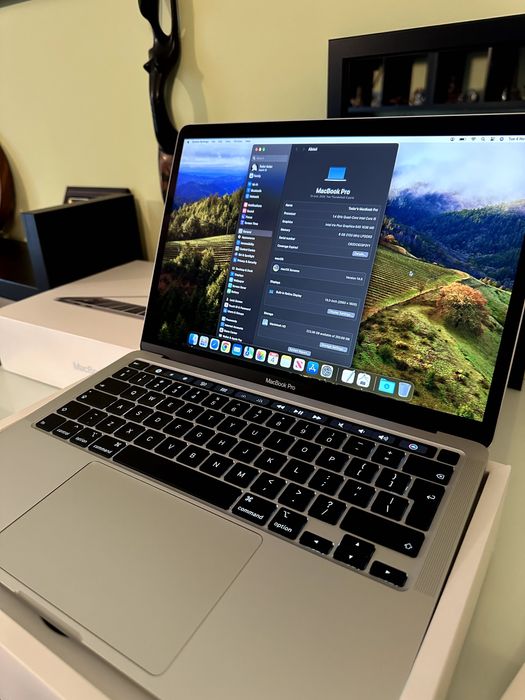 MacBook Pro 13" (A2289) 2020 - Перфектно състояние!