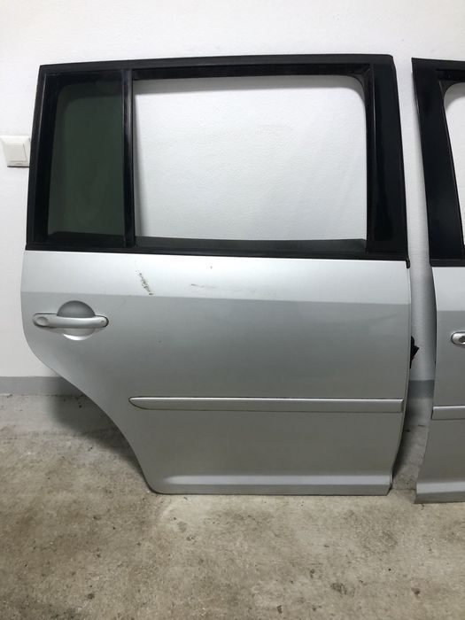 Usa/usi/portiera dreapta fata/spate Vw Touran 1T fab2011+ fara defecte