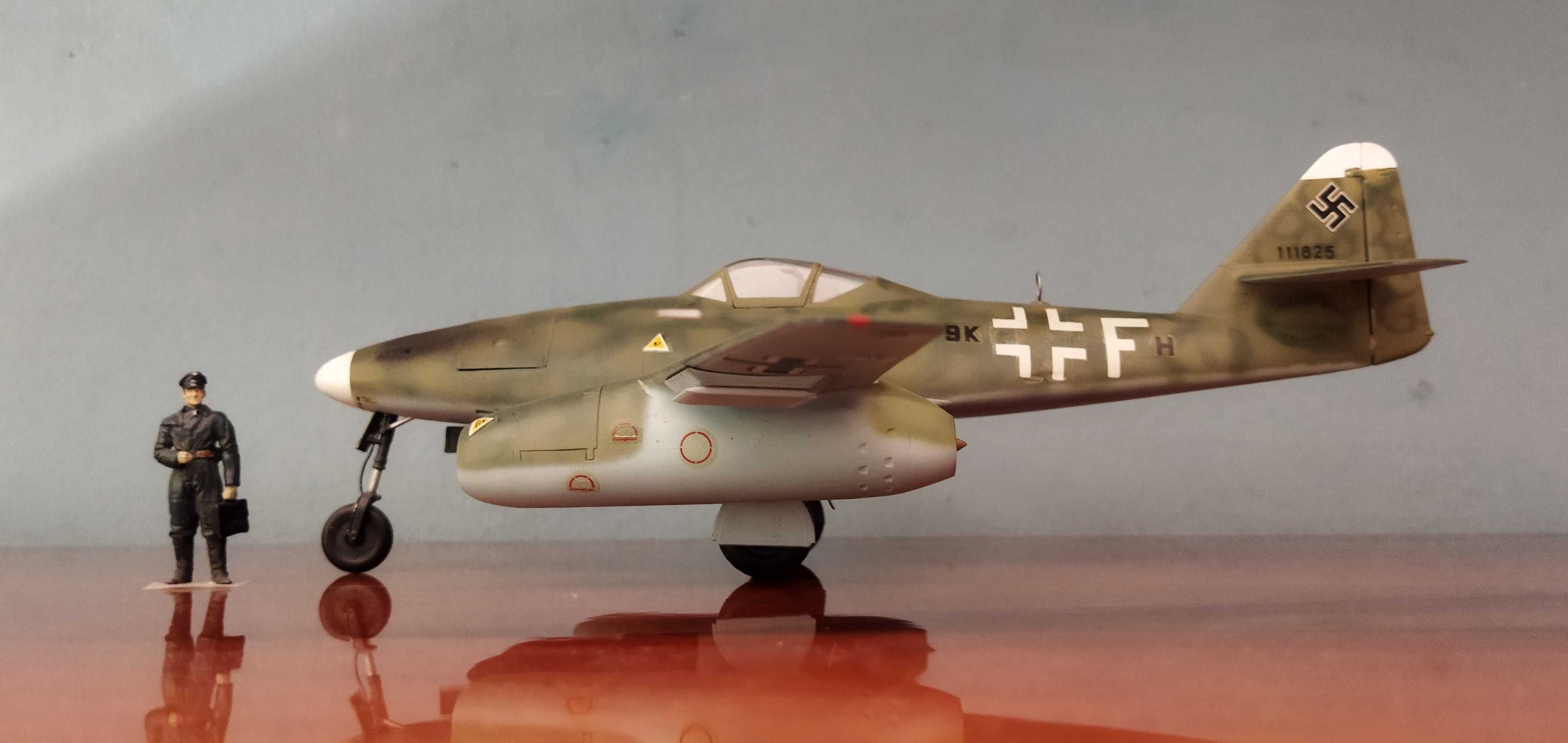 подарок модель самолёта ME-262A 1/48 Monogram USA!