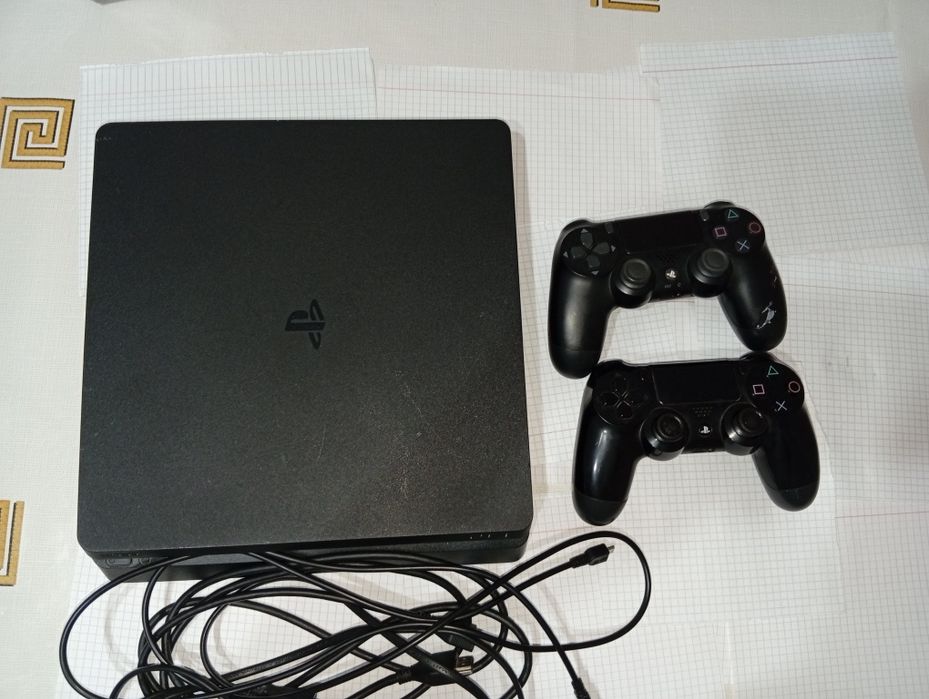 Продается PlayStation 4 slim