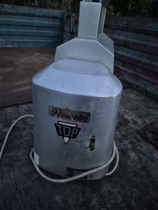 Masina tocat carne cu ințepătură