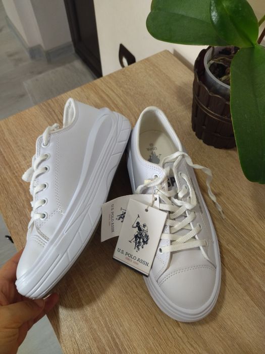 Нови кожени кецове