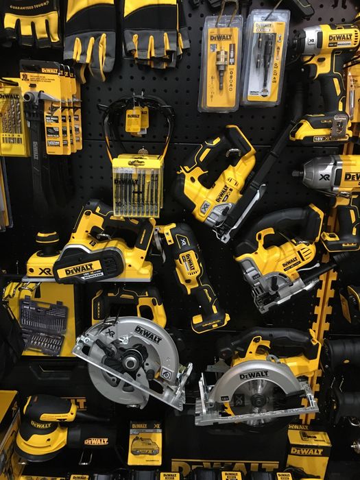 Гайковерт DeWALT 18V
