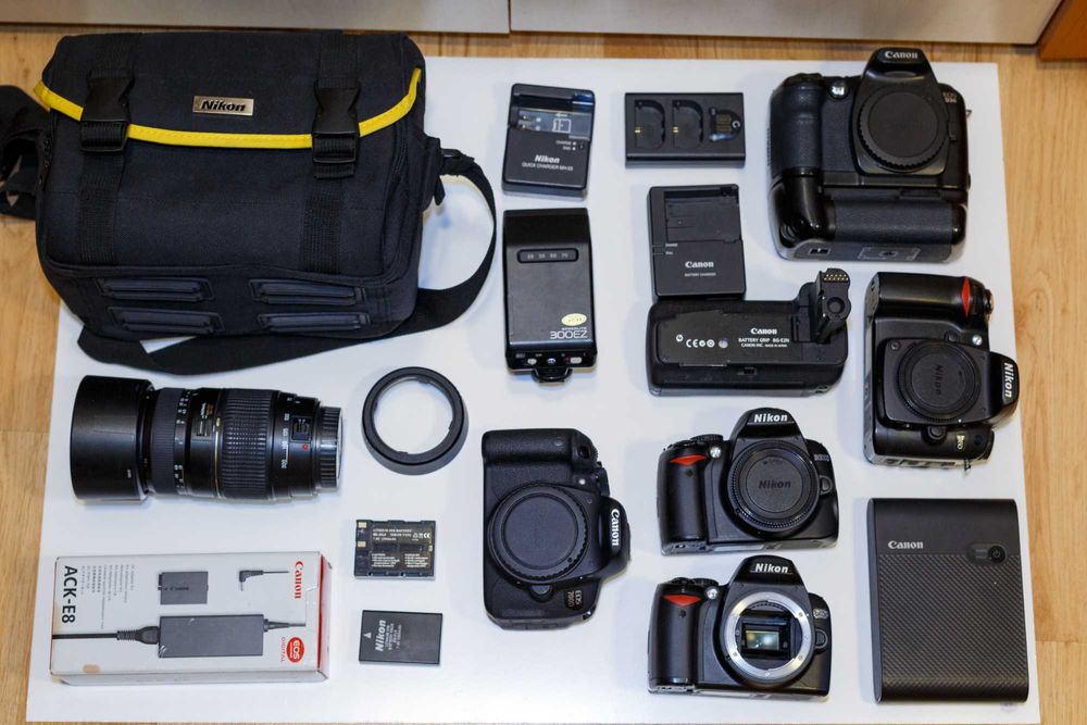 Diverse accesorii foto - camere/lentile/incarcatoare/baterii
