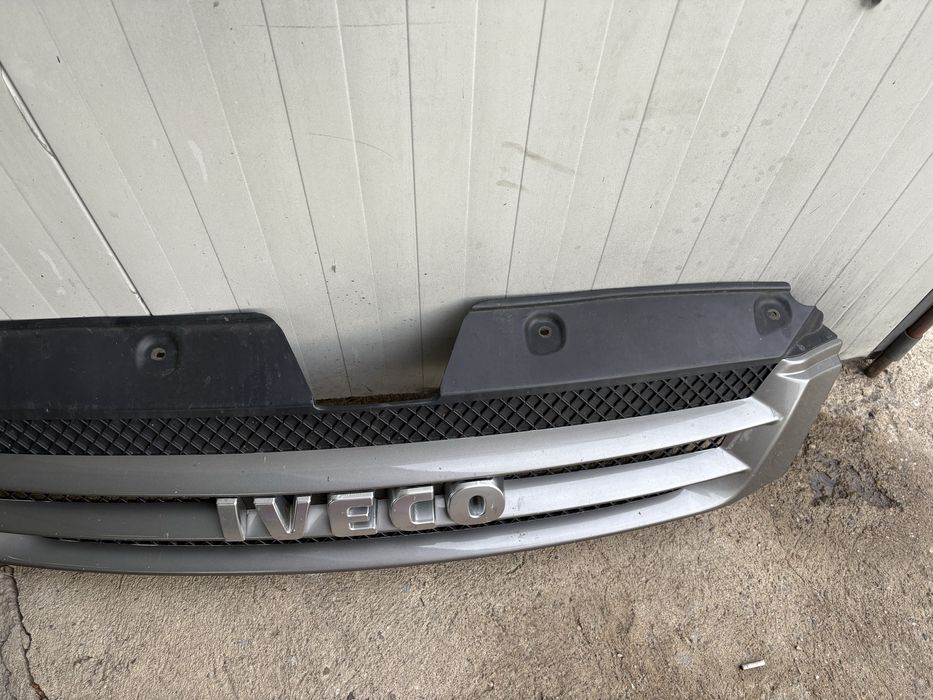 Централна решетка за Ивеко 4 / Iveco IV