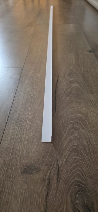 Cornier aluminiu, 16 x 16 x 1 mm, L = 2.6 m, negru. Bonus cornier PVC!