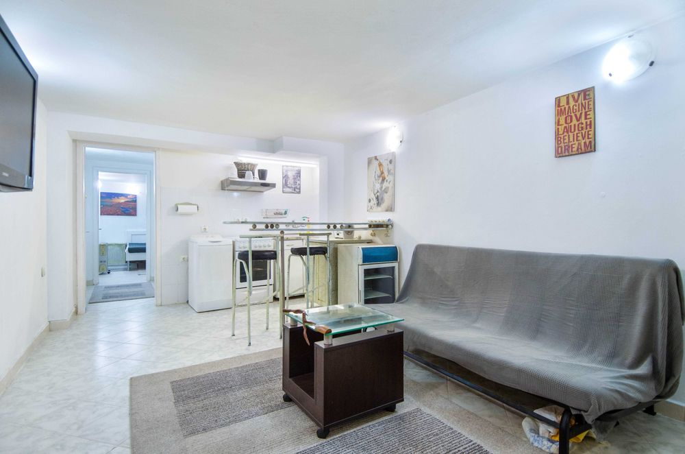 Продава се Едностаен апартамент в София, Лозенец - 42 кв.м за 2667 €/кв.м - Снимка #2