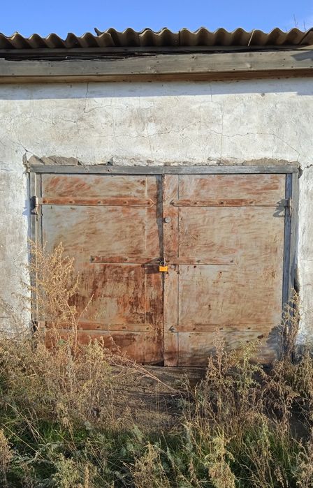 Продается гараж в п. Бестобе.