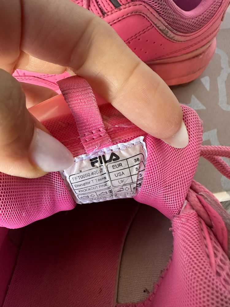 Fila неоново розово маратонки