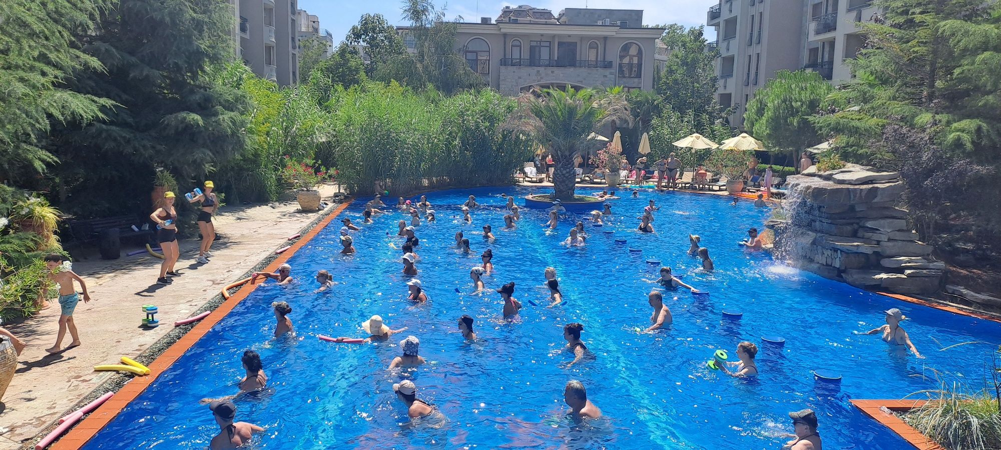 Апартаменти под наем в к-с Cascadas Family Resort. Слънчев Бряг.