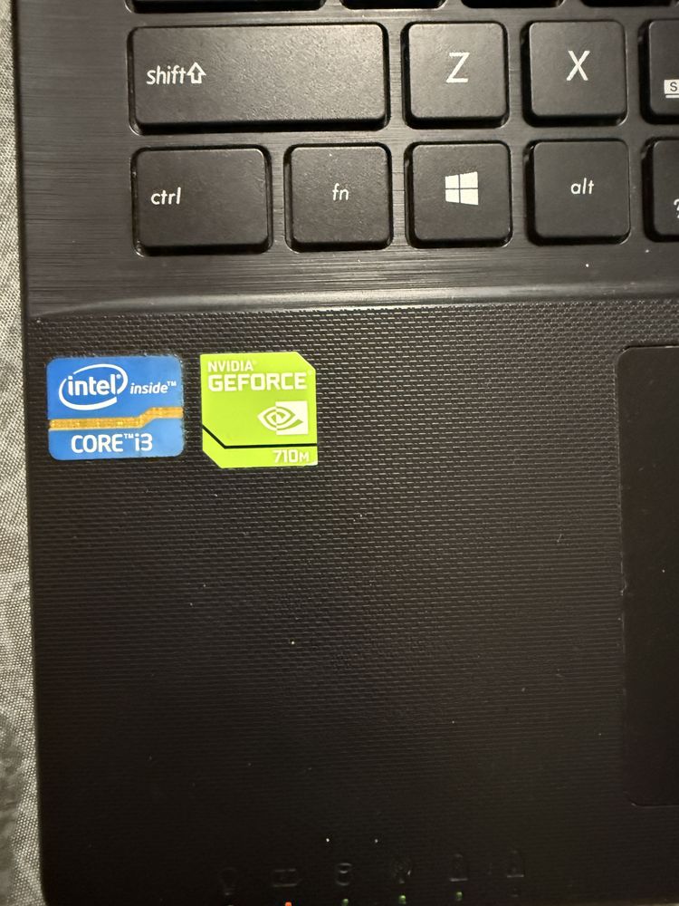 Vand Laptop ASUS