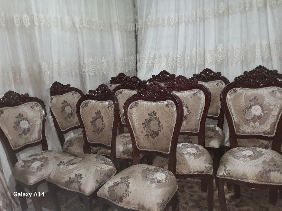 Stol stul sotiladi srochnaaa. Materiali yongʻoq ikkalasiniyam.