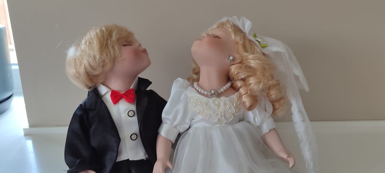 Куклы в свадебных костюмах фарфоровые коллекционные жених и невеста, м
