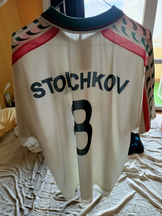 Тениска от европейското 1996 с оригинален подпис на Стоичков!