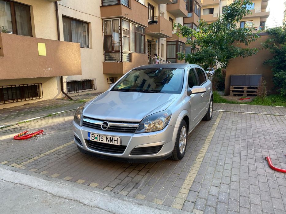 opel astra h 1.6 beznina an 2005 merge si arata foarte bine