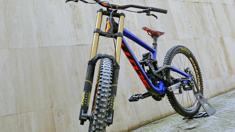 Scott Gambler 710 DH, 27.5, FOX 40 Kashima, 210 ход, 1х, Shimano Zee