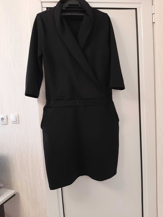 Елегантна черна рокля