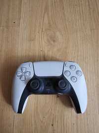 Playstation 5 с два контролера и игри